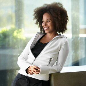 SCOTTeVEST White Chloe Glow Hoodie Size Medium